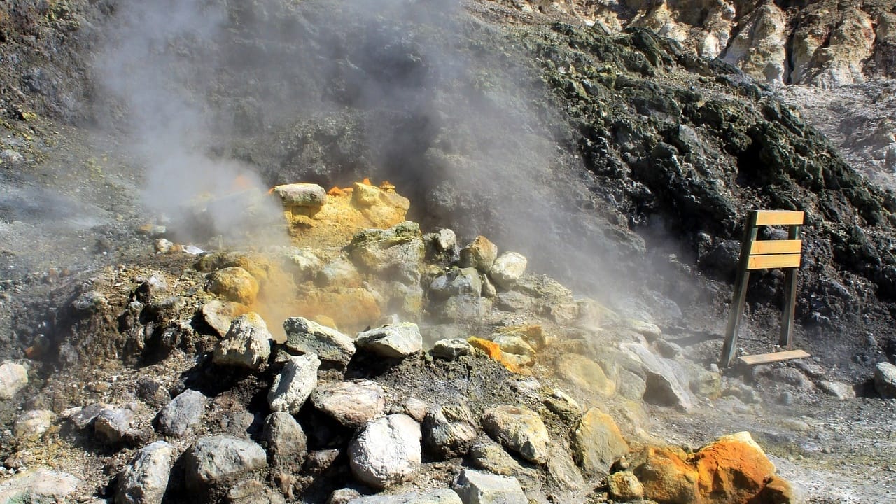 Campi Flegrei: rallenta il sollevamento del suolo 2