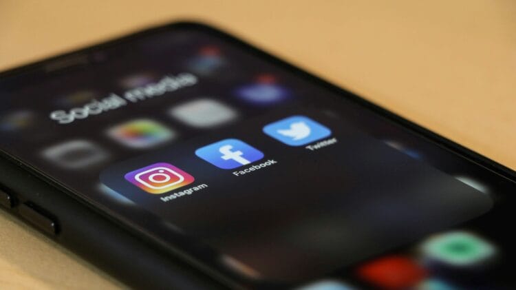 Social network sotto processo: accusati di creare dipendenza 2