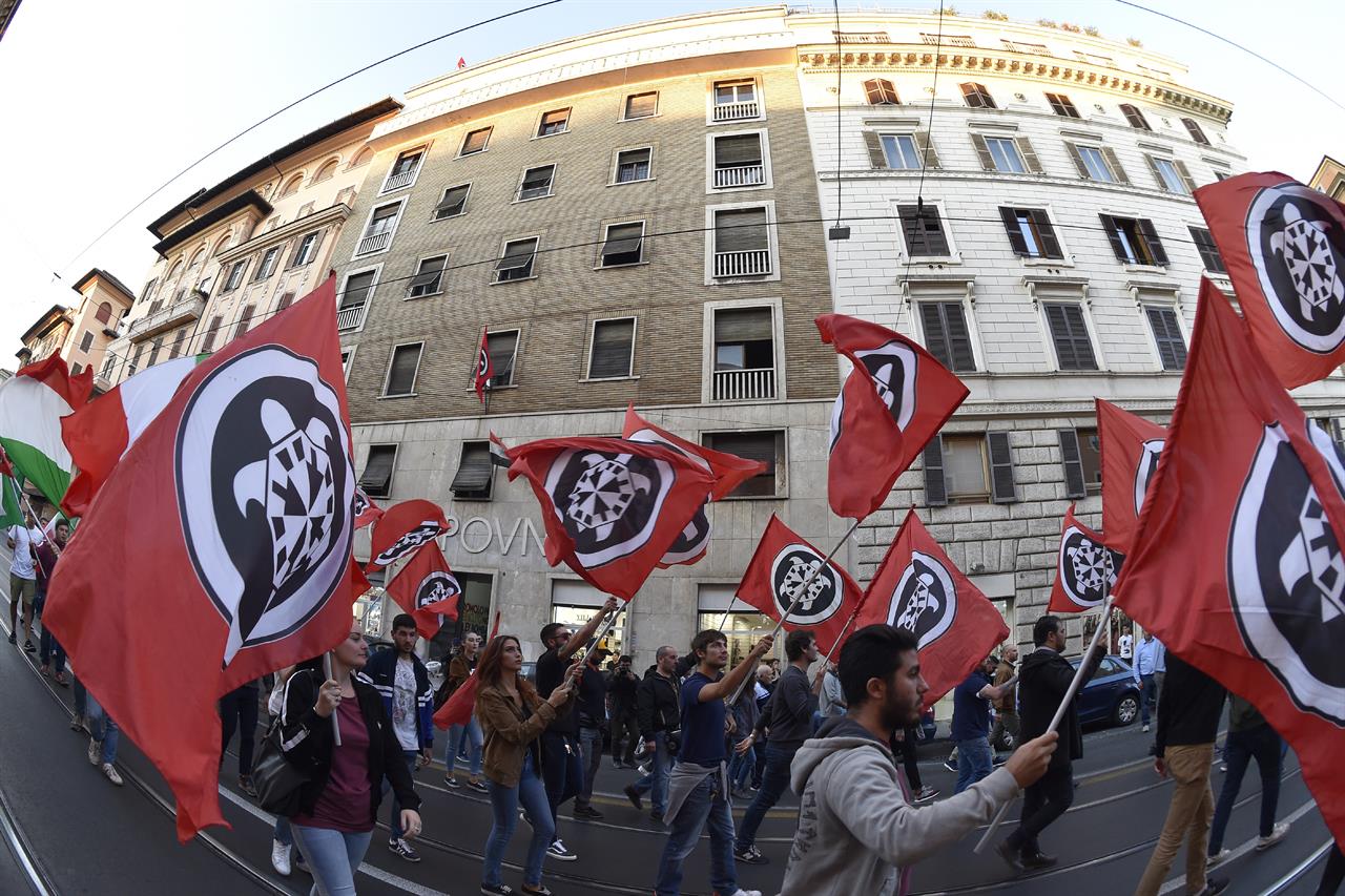Bari, la condanna a CasaPound per riorganizzazione fascista 2