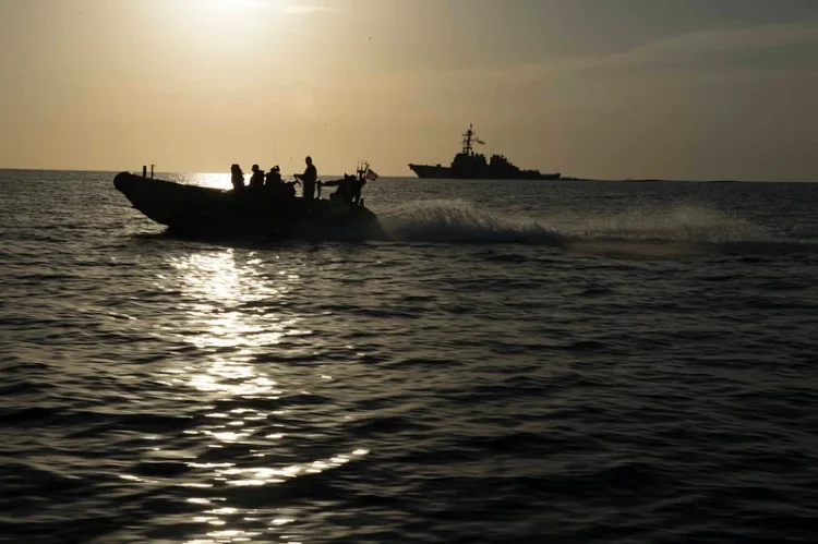 Interdizione delle acque territoriali trasferimenti migranti 2