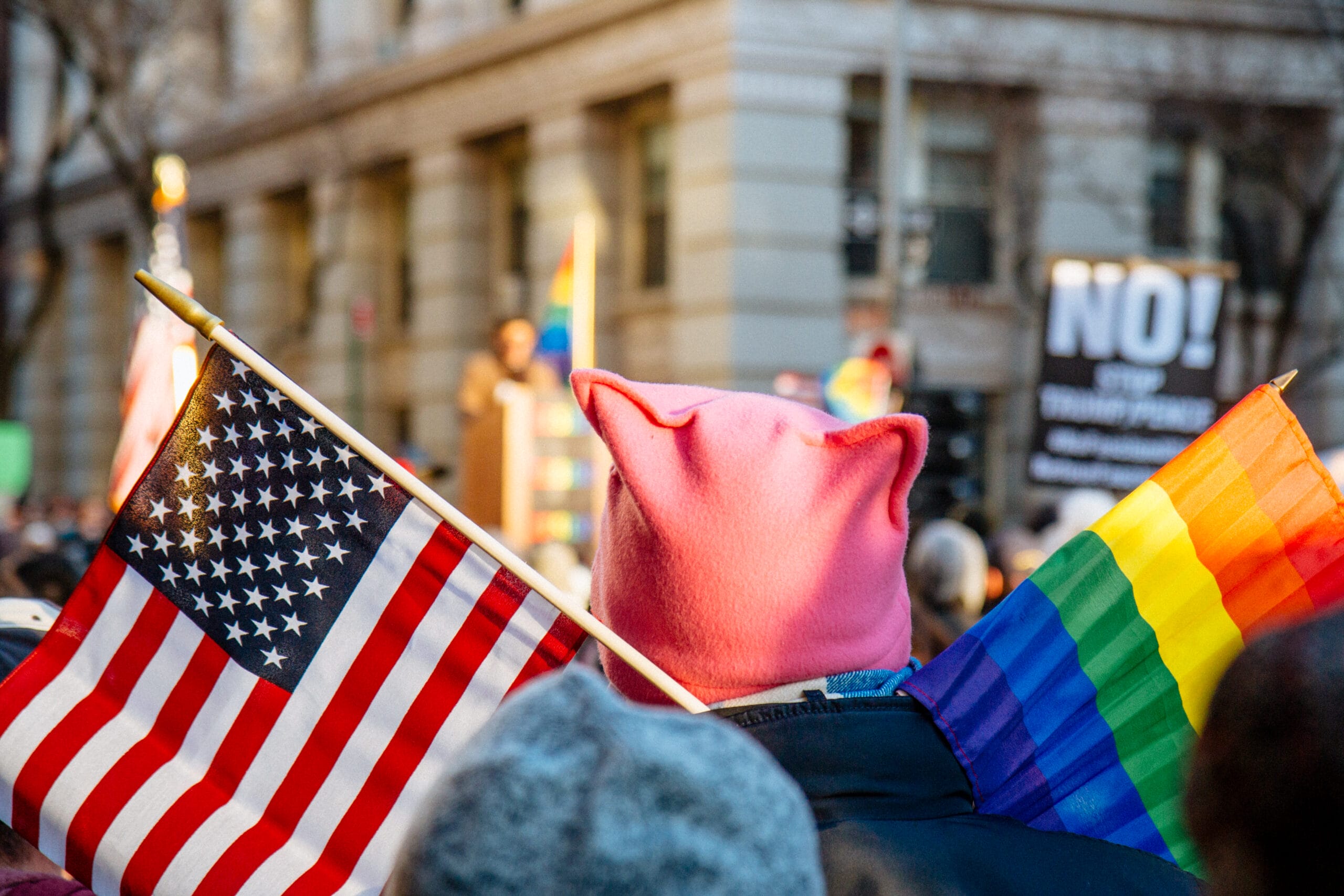Rimossa la bandiera arcobaleno di Stonewall Inn, un caso? 2