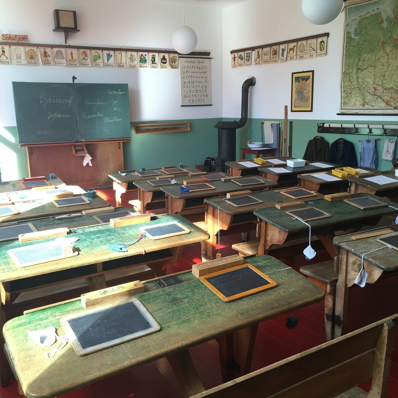 Schedare le scuole tra teorie LGBTQ+ e ideologia comunista 2