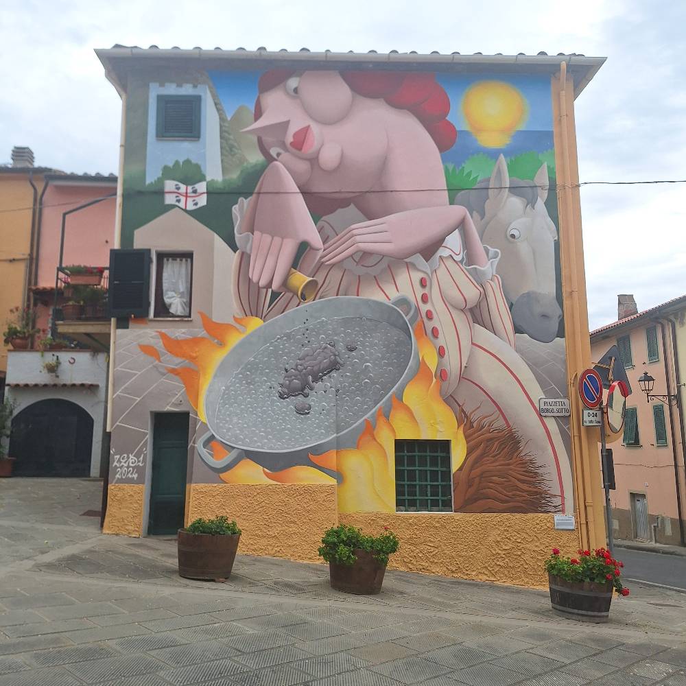 Abbiamo visitato Riparbella, il vivace borgo toscano trasformato in un museo all'aperto grazie all'arte di strada. 19
