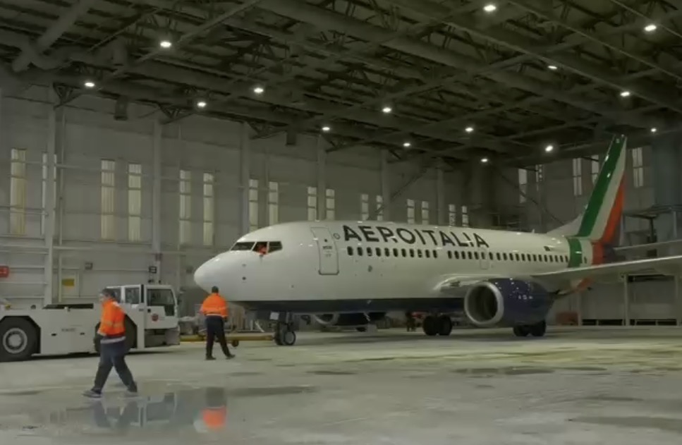 Aeroitalia, Ecco Il Mezzo Che Fara’ Base All’Aeroporto Di Salerno 3
