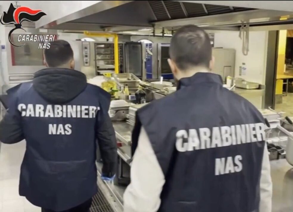 Controlli Dei Nas, A Salerno Batteri Fecali Sui Vassoi Dei Pazienti 3