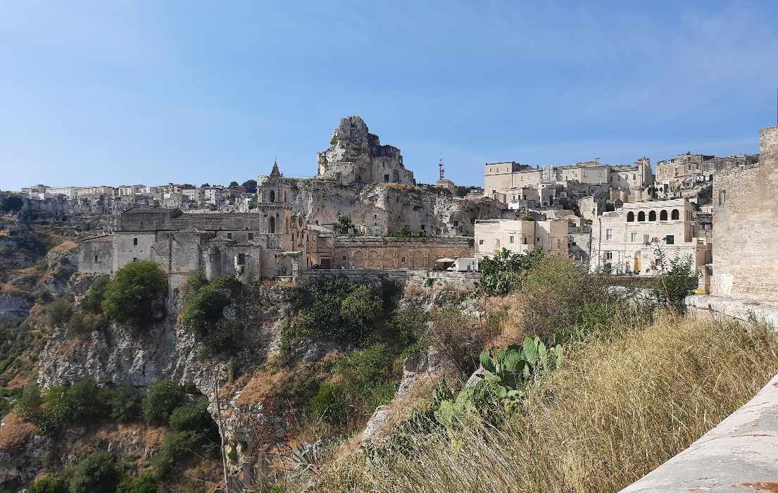 Dove è stata ambientata la serie "Imma Tataranni"? Un viaggio alla scoperta di Matera e delle suggestive location della produzione Rai. 25