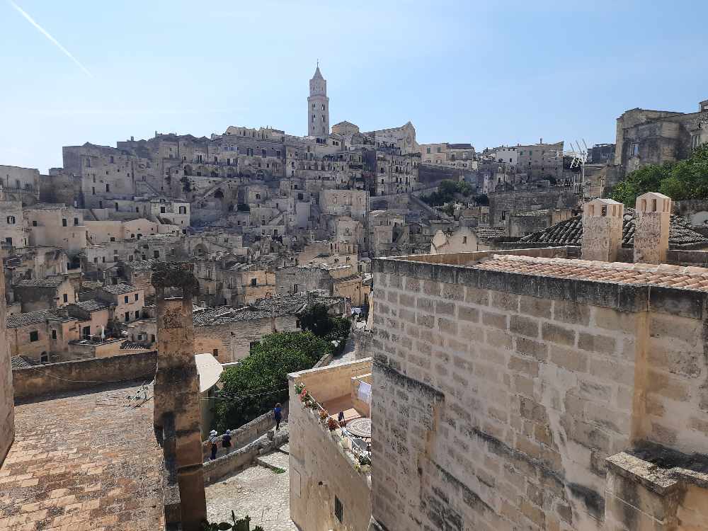 Dove è stata ambientata la serie "Imma Tataranni"? Un viaggio alla scoperta di Matera e delle suggestive location della produzione Rai. 31