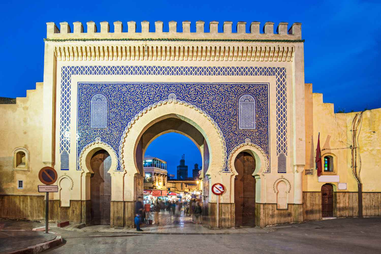 Esplorazione in Marocco: dalle sabbie del Sahara ai mercati di Marrakech, senza dimenticare l'hammam, ecco le tappe imperdibili. 25
