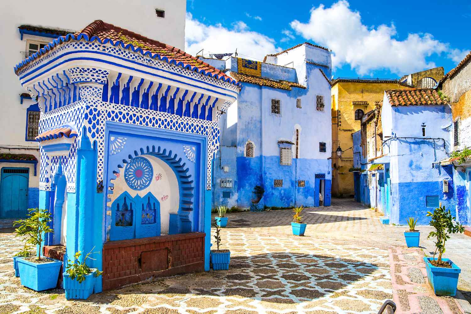 Esplorazione in Marocco: dalle sabbie del Sahara ai mercati di Marrakech, senza dimenticare l'hammam, ecco le tappe imperdibili. 27