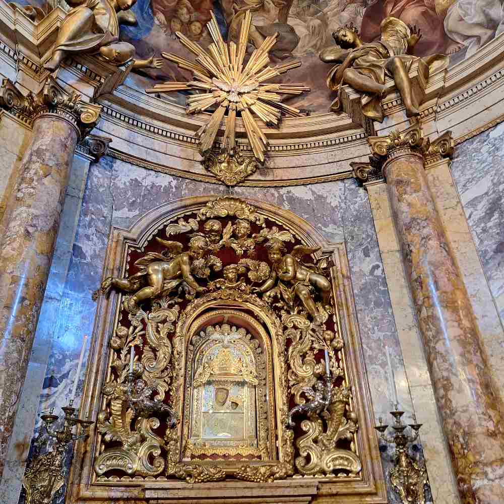 Ho raggiunto a piedi San Luca dal centro di Bologna e vi spiego perché è un'esperienza da vivere almeno una volta nella vita. 25