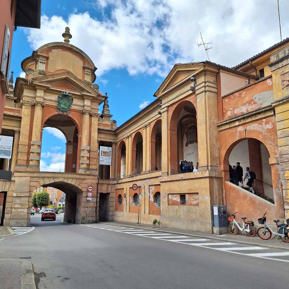 Ho raggiunto a piedi San Luca dal centro di Bologna e vi spiego perché è un'esperienza da vivere almeno una volta nella vita. 15