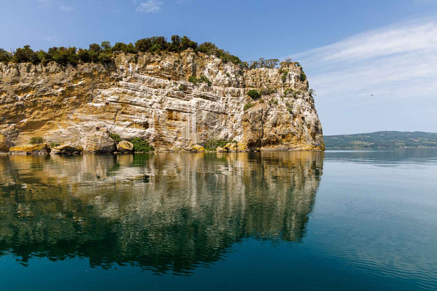 Il lago rappresenta sempre una scelta interessante, anche durante le festività pasquali! 10 paesi lacustri da esplorare in primavera. 31