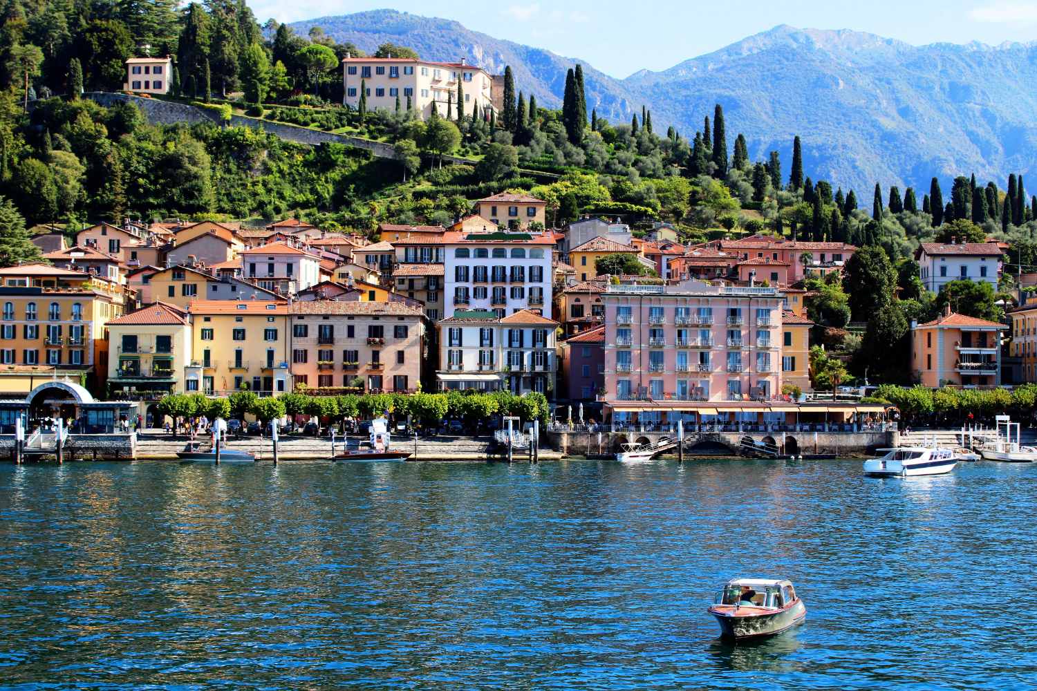 Il lago rappresenta sempre una scelta interessante, anche durante le festività pasquali! 10 paesi lacustri da esplorare in primavera. 33
