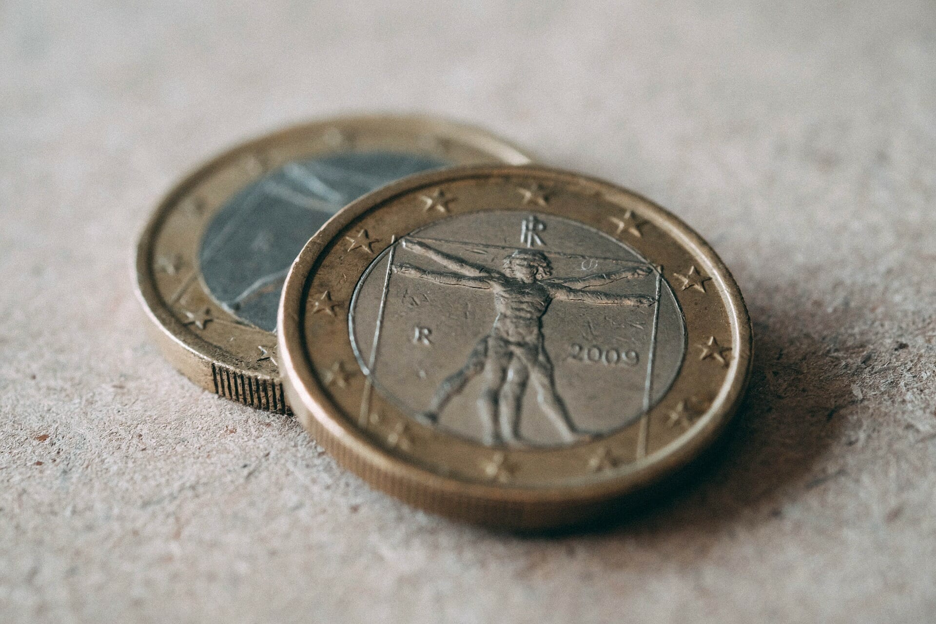 Il salario medio italiano sale, ma la ripresa è un'illusione 2