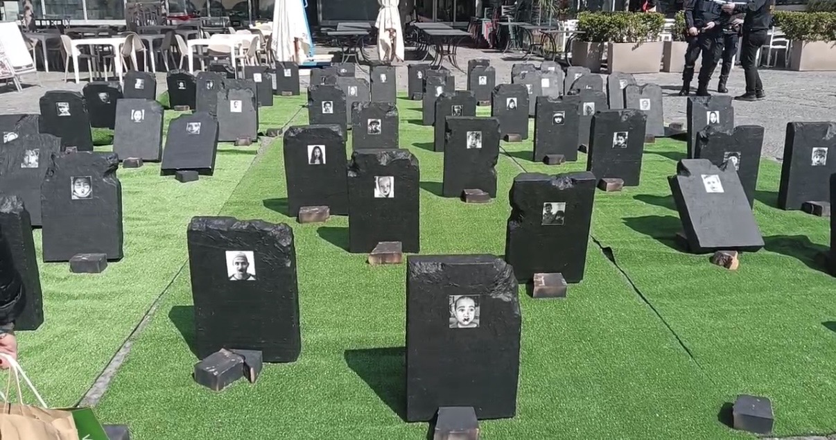 Lapidi A Piazza Portanova, Si Indaga 3