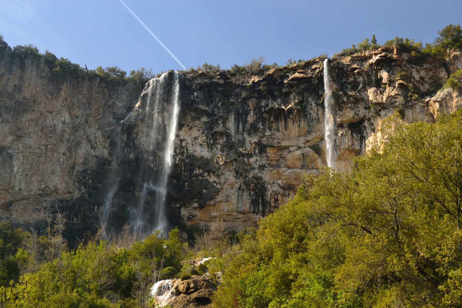 Queste imponenti cascate, simili a quelle norvegesi, si trovano in Sardegna e ora possono essere ammirate nella loro bellezza. 5