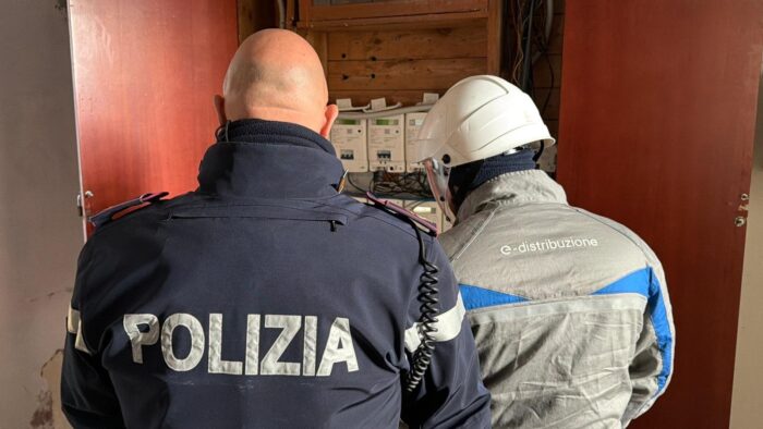 Rubavano Luce E Acqua. Due Persone Denunciate Dalla Polizia Di Stato A Sarno 3