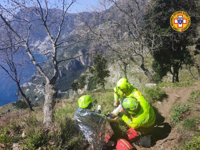 Scivola E Si Ferisce Durante Escursione Sul Sentiero Degli Dei, 63Enne Elitrasportata Al Ruggi 3