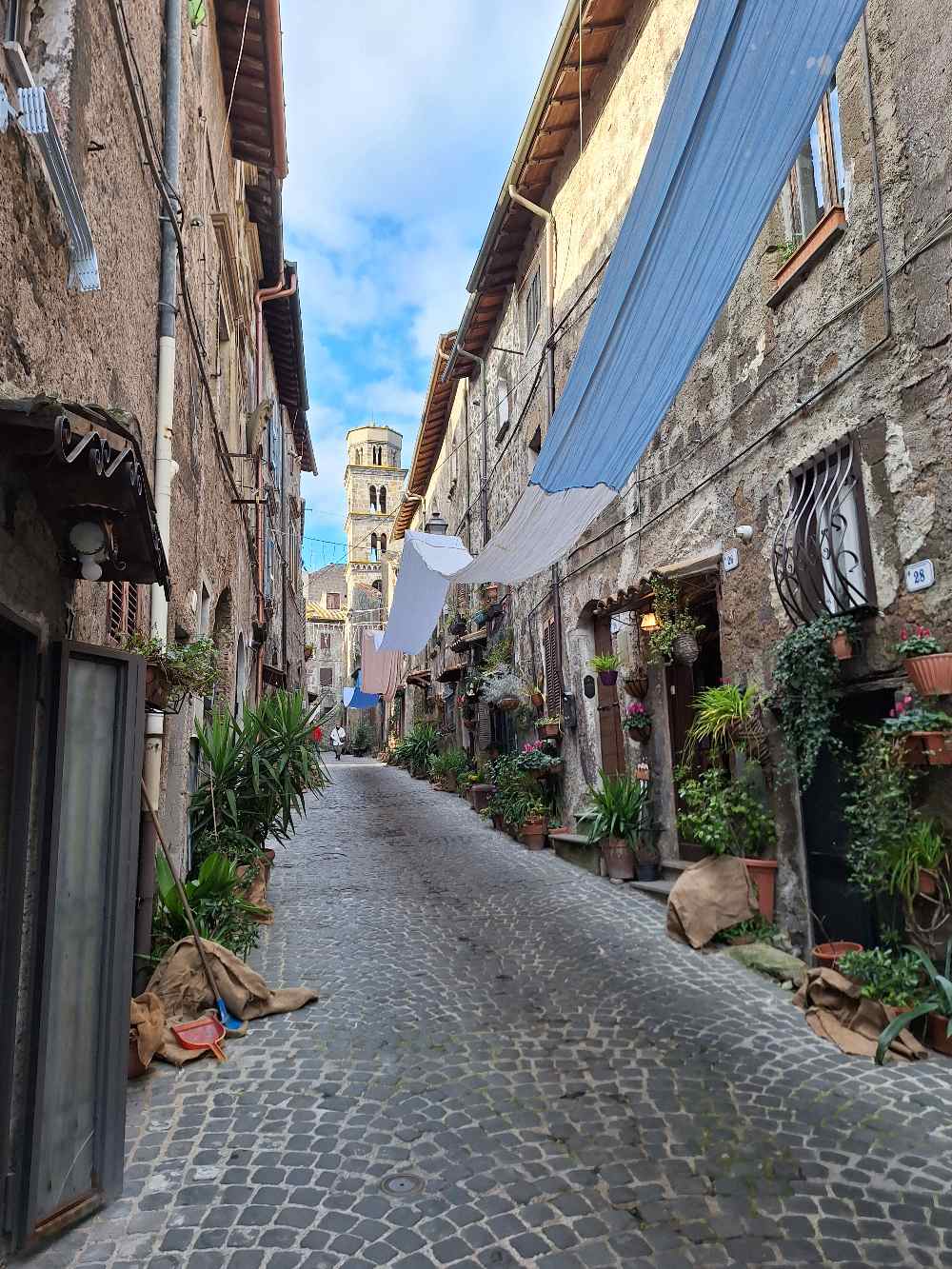 Siamo stati a Ronciglione, la località natale di un artista che ha trionfato due volte a Sanremo (e che è stato designato Borgo dei Borghi nel 2023). 15