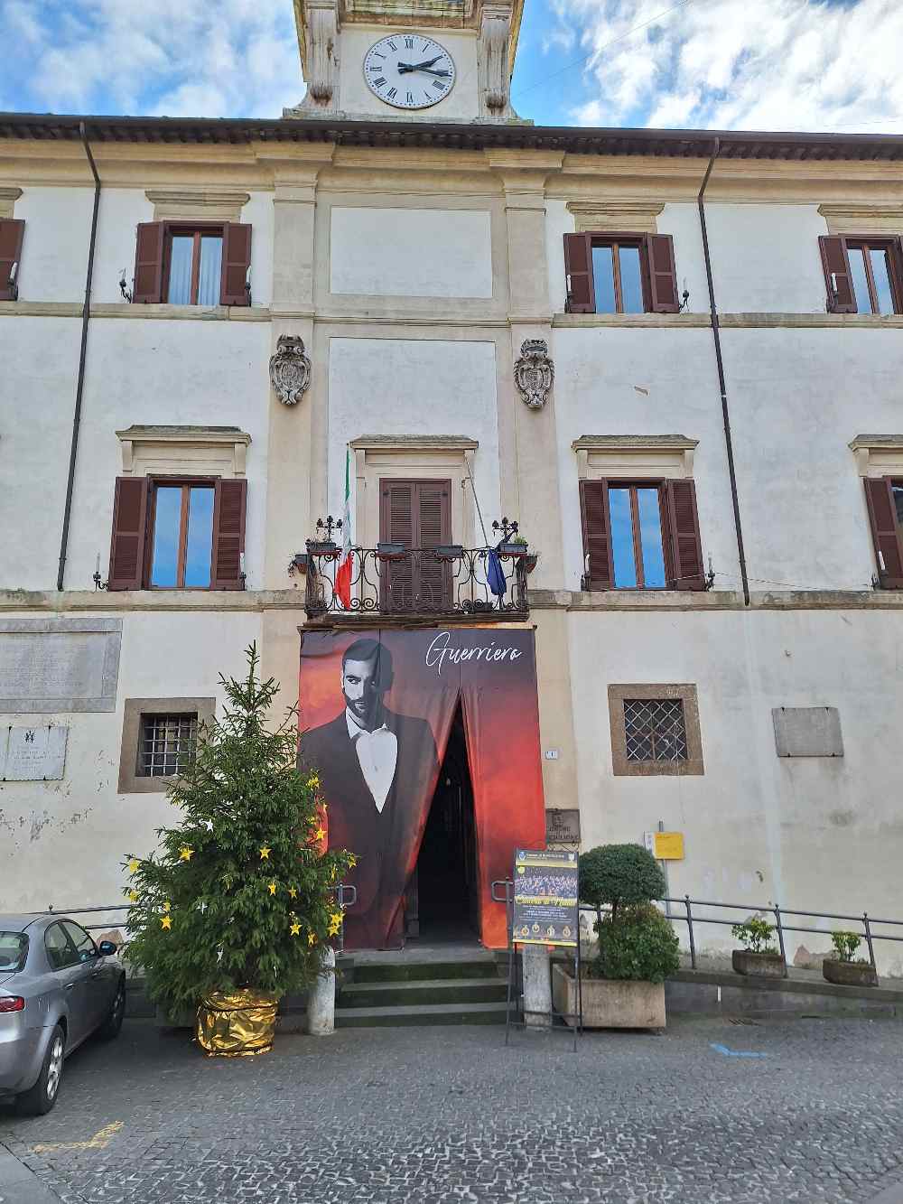Siamo stati a Ronciglione, la località natale di un artista che ha trionfato due volte a Sanremo (e che è stato designato Borgo dei Borghi nel 2023). 21