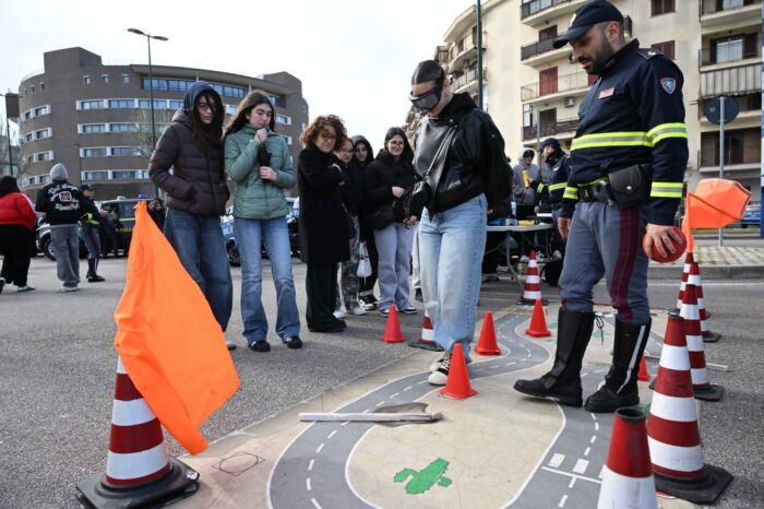 #Siisaggioguidasicuro Ha Fatto Tappa Al Complesso Universitario Di Scampia – Universita’ Degli Studi Di Napoli Federico Ii 5