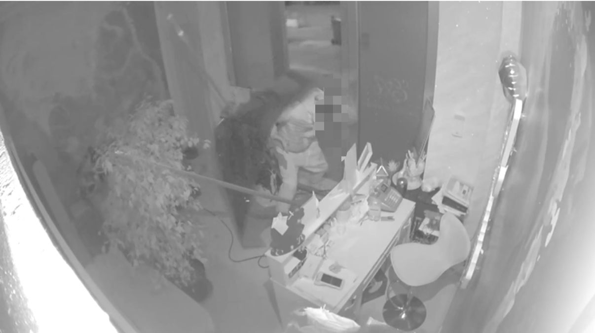 Tenta Furto Al Centro Estetico, Il Nebbiogeno Lo Blocca – 3