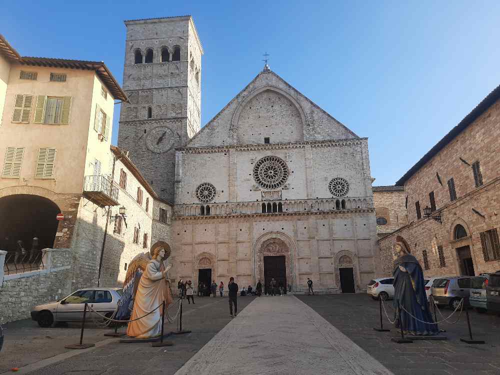 Visita ad Assisi, centro spirituale dell'Umbria: itinerario di un giorno per scoprirne l'essenza. 25