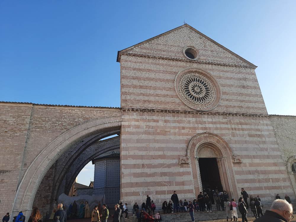 Visita ad Assisi, centro spirituale dell'Umbria: itinerario di un giorno per scoprirne l'essenza. 27