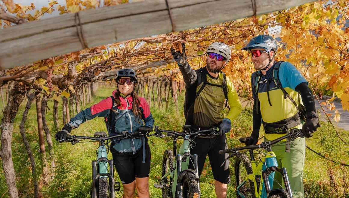 Wine&Bike 2025: l'autunno rappresenta il periodo ideale per degustare vino in bicicletta tra i filari dell'Alto Adige. 5