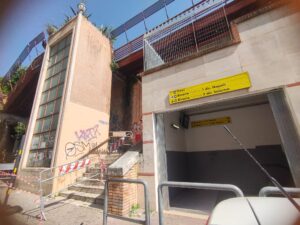 A Rischio Le Scale Di Via Vernieri, Interdette Per Caduta Marmi 11