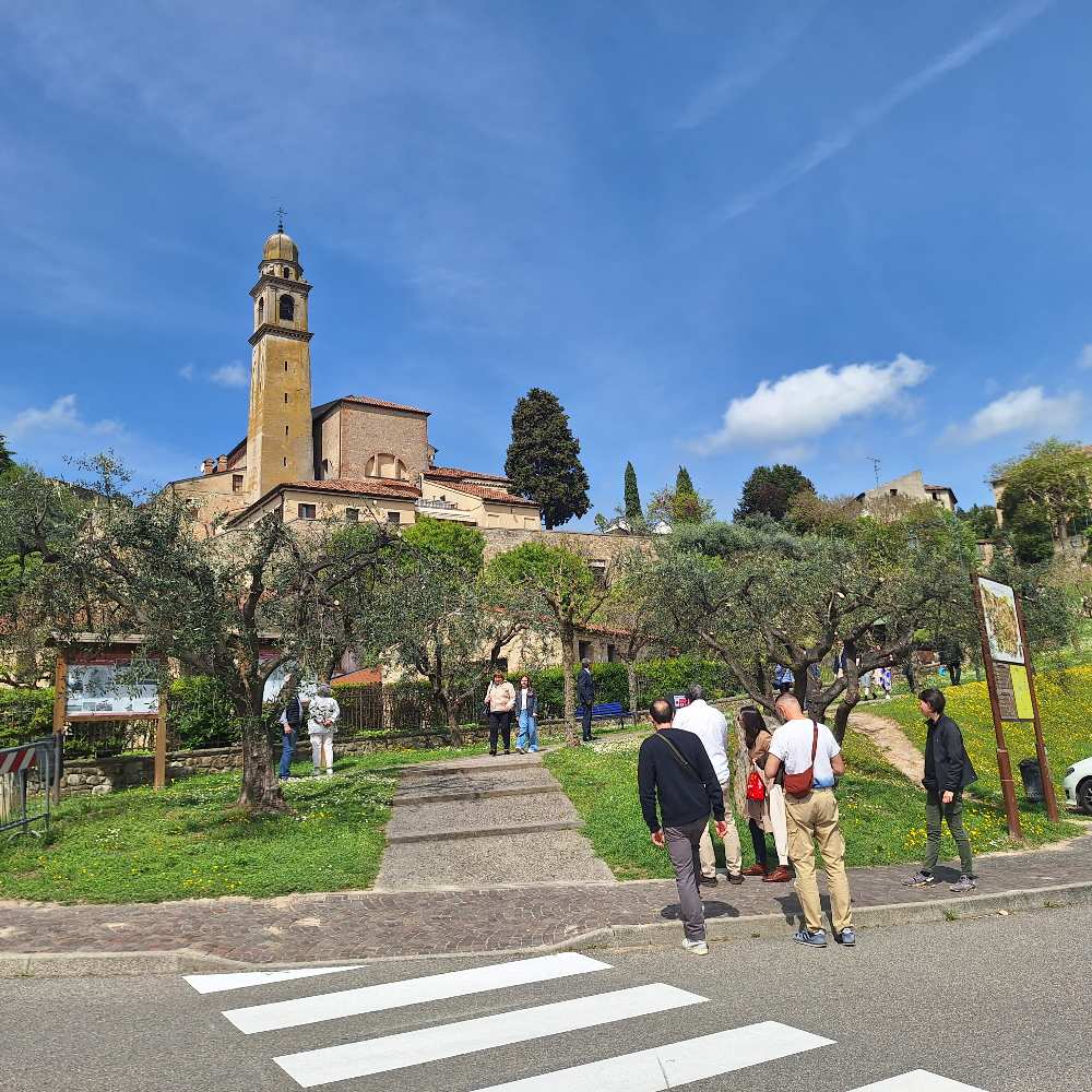Abbiamo visitato Arquà Petrarca, il villaggio medievale che ospita la sepoltura del poeta, con panorami sui Colli Euganei di grande suggestione. 13
