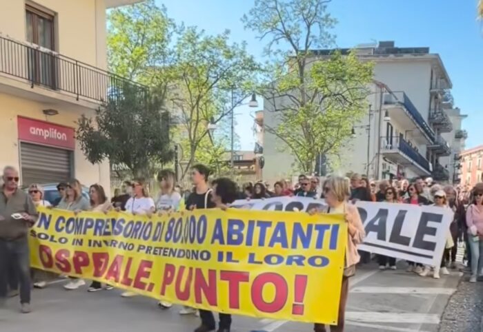 Cittadini In Corteo Per La Riapertura Del Pronto Soccorso All’Ospedale Di Agropoli 3