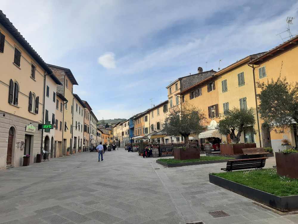 Cosa esplorare nel Chianti: un fine settimana rilassato tra paesi, vino e le storiche vie dell’Eroica. 31