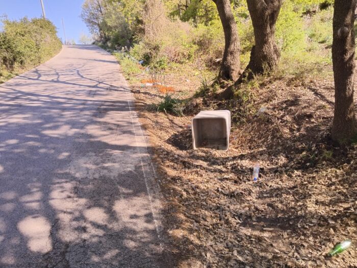 Giffoni Valle Piana, L’Anpana Rinviene Vasca In Eternit Abbandonata In Zona Montana 3