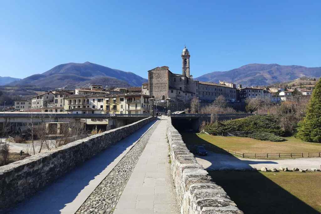 Ho visitato Bobbio e ti racconto perché dovresti percorrere almeno una volta il suo famoso Ponte del Diavolo. 13