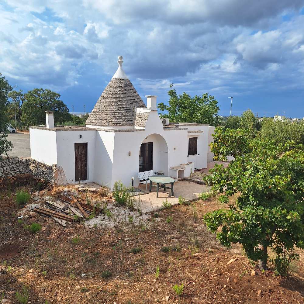 Il mio percorso in auto nel centro della Val d’Itria, tra i caratteristici borghi bianchi della Puglia e i trulli. 27