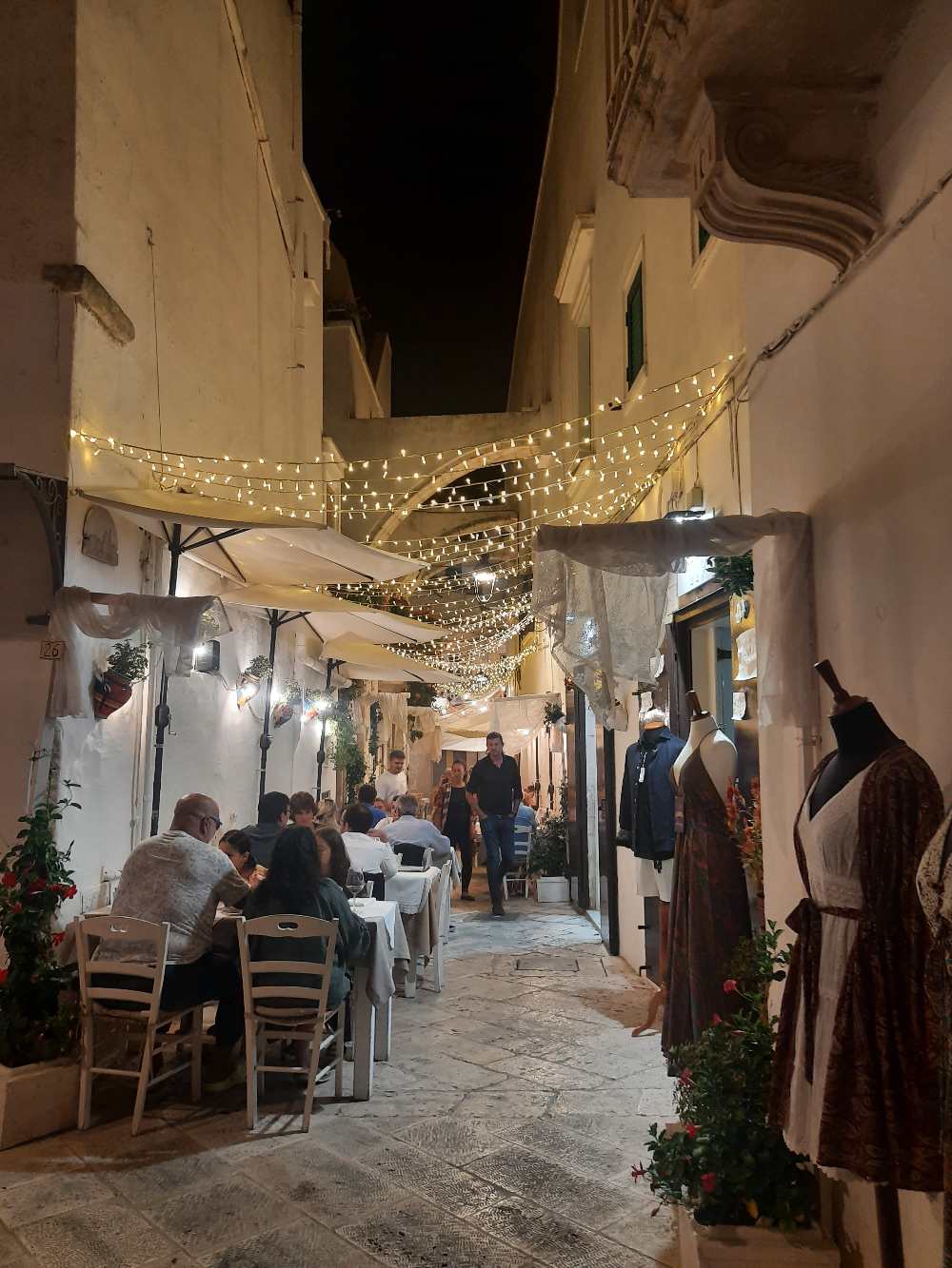 Il mio percorso in auto nel centro della Val d’Itria, tra i caratteristici borghi bianchi della Puglia e i trulli. 23