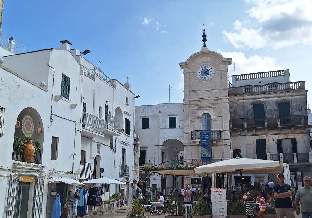 Il mio percorso in auto nel centro della Val d’Itria, tra i caratteristici borghi bianchi della Puglia e i trulli. 29