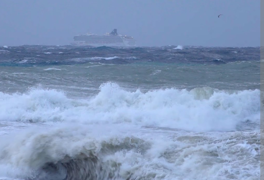 Maltempo, Allerta Meteo In Campania Per Venti Forti E Mareggiate 3