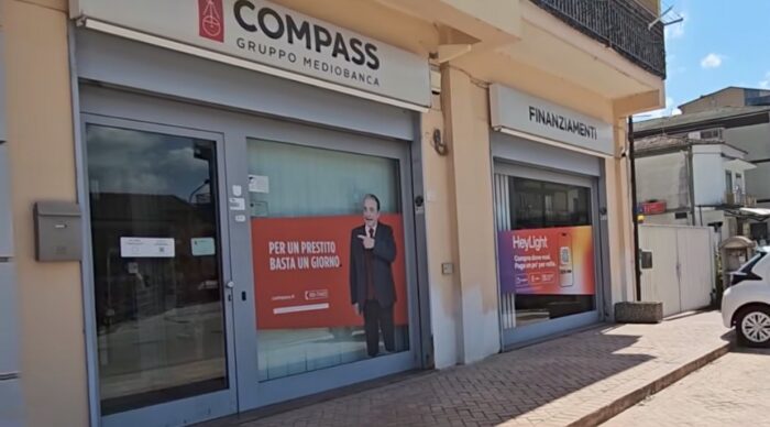 Sala Consilina, Assalto Alla Compass 3