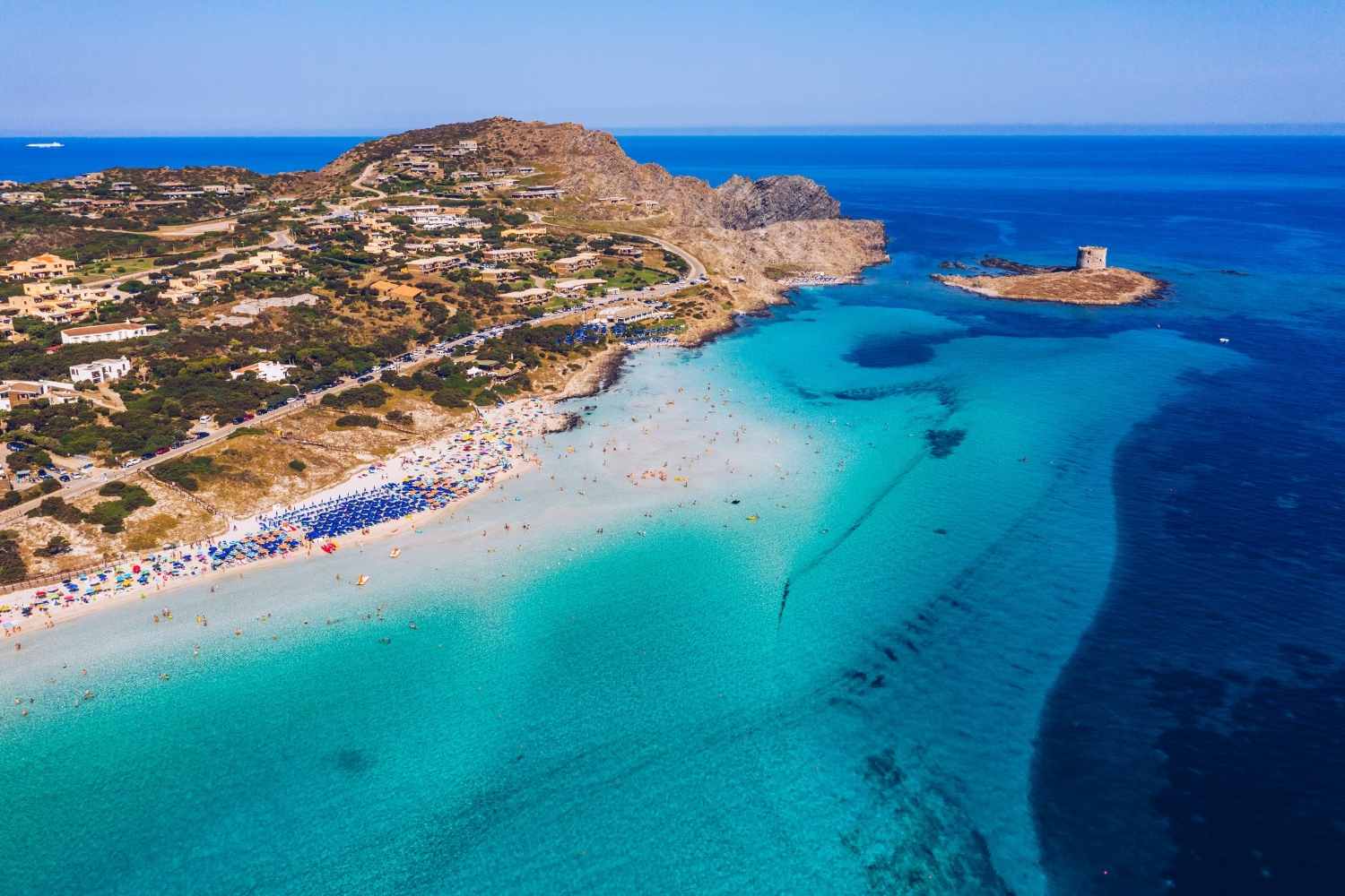Sardegna 2026: accesso limitato alle spiagge, modalità di prenotazione e costi attuali. 11