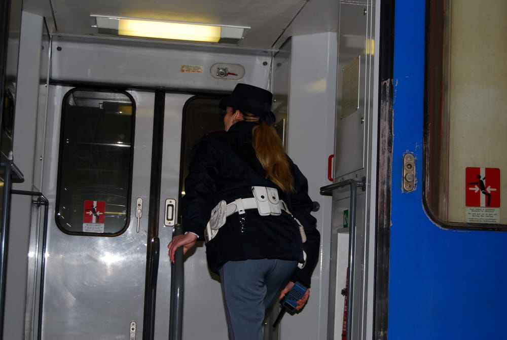 Scatenano Rissa Prima Sul Treno E Poi In Stazione, Denunciati Tre Extracomunitari 3