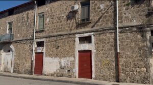 Scavate Case Rosse: Un Cuore Pulsante “Nascosto” 7