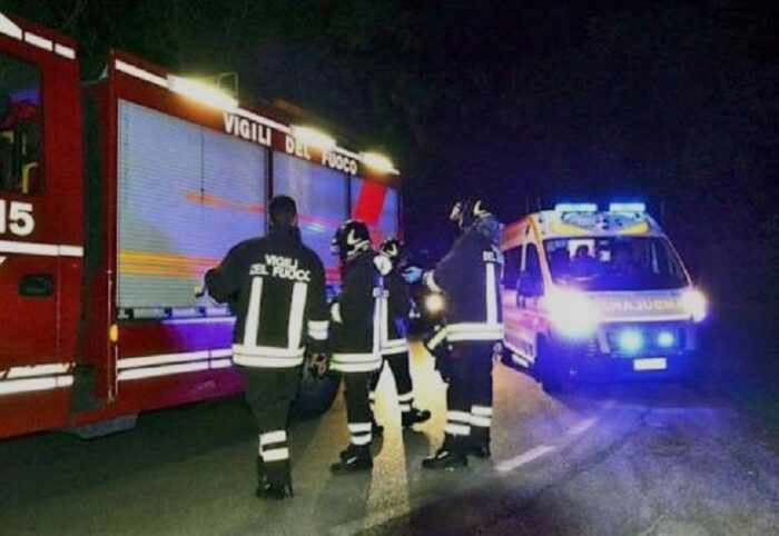 Si Ribaltano Con L’Auto, Gravemente Feriti Due Giovani 3