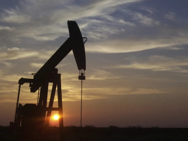 Soglia dei 100 dollari superata di nuovo dal petrolio 2