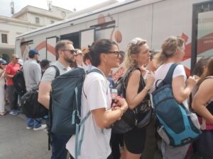 Stop Ai Traghetti Per La Costiera, Caos Alle Fermate Bus Della Stazione Di Salerno 13