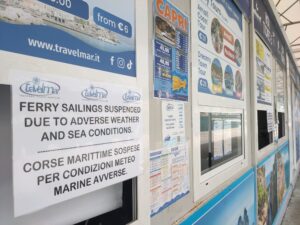 Stop Ai Traghetti Per La Costiera, Caos Alle Fermate Bus Della Stazione Di Salerno 11