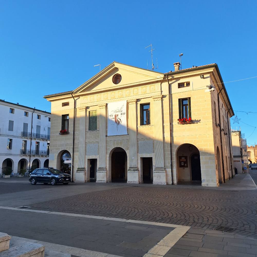 Abbiamo percorso le mura di Cittadella, il villaggio fortificato che consente di camminare sopra la storia a un'altezza di 15 metri. 29