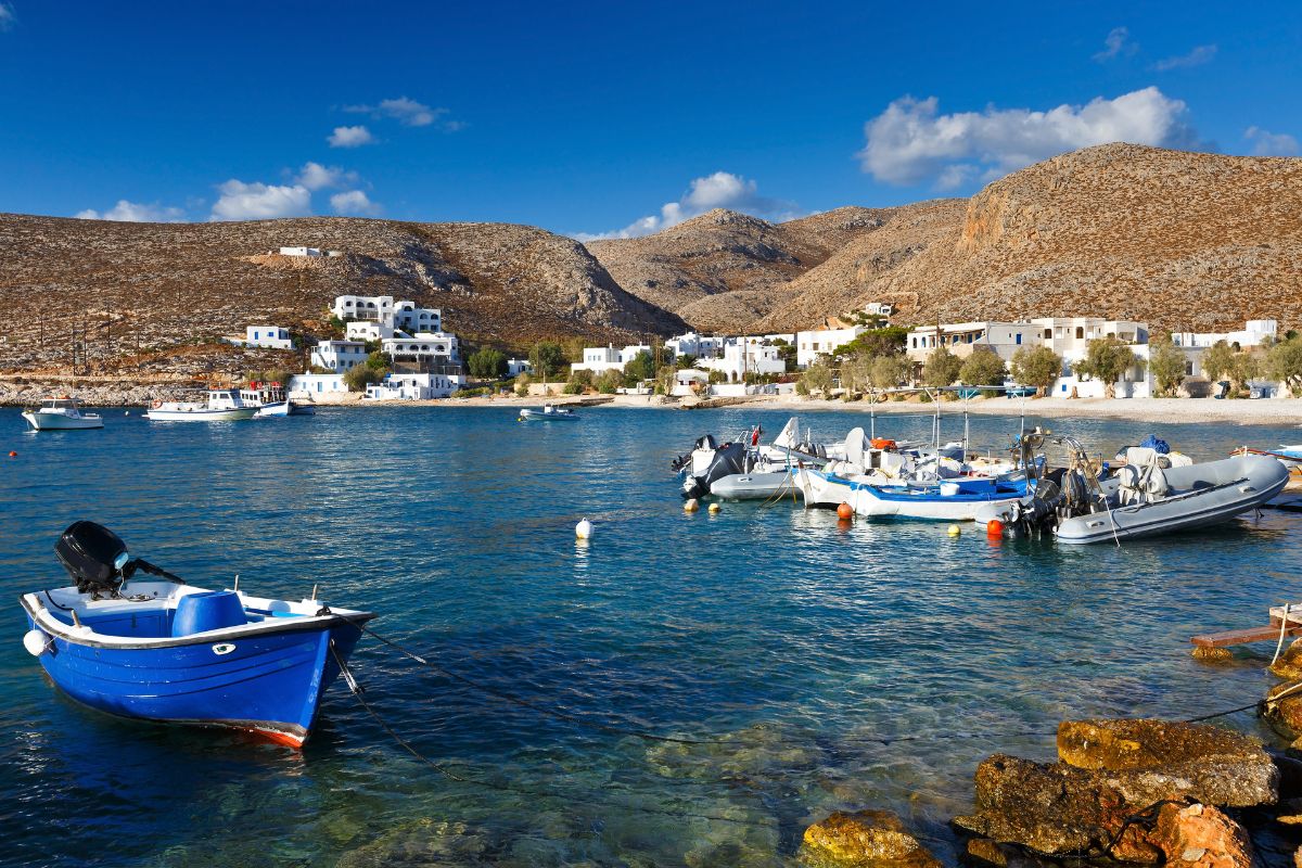 Cinque isole greche poco affollate e economiche da visitare per le vacanze di quest'anno. 13