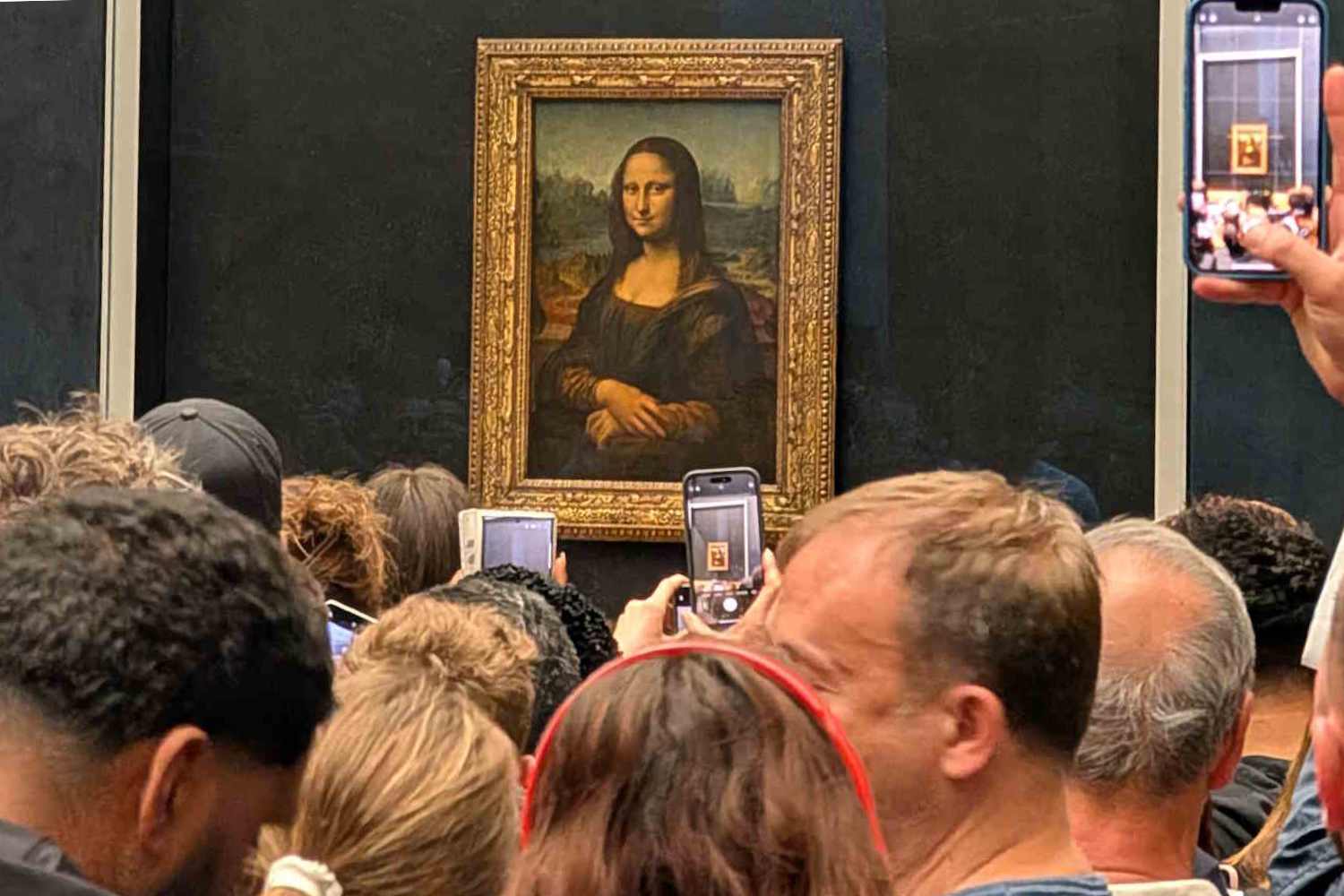 Il museo del Louvre sposta la Gioconda in una sede distinta per ridurre l'afflusso turistico. 7